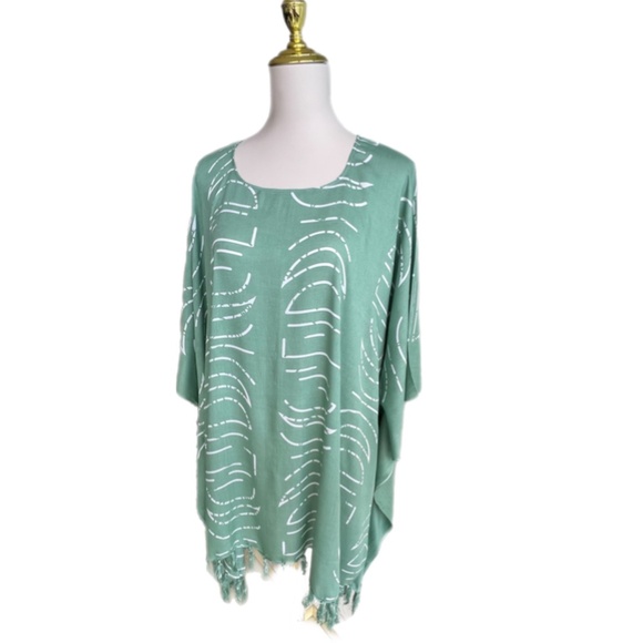 0102/  Soft Green Moon Chase Poncho With Fringes, Short Kimono - Picture 8 of 8